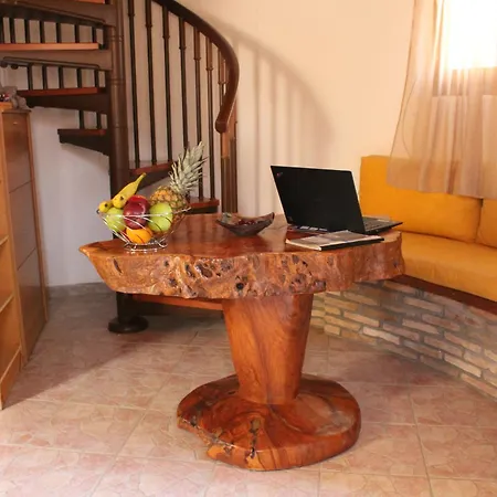 Kefalonian Oneira Μουσάτα